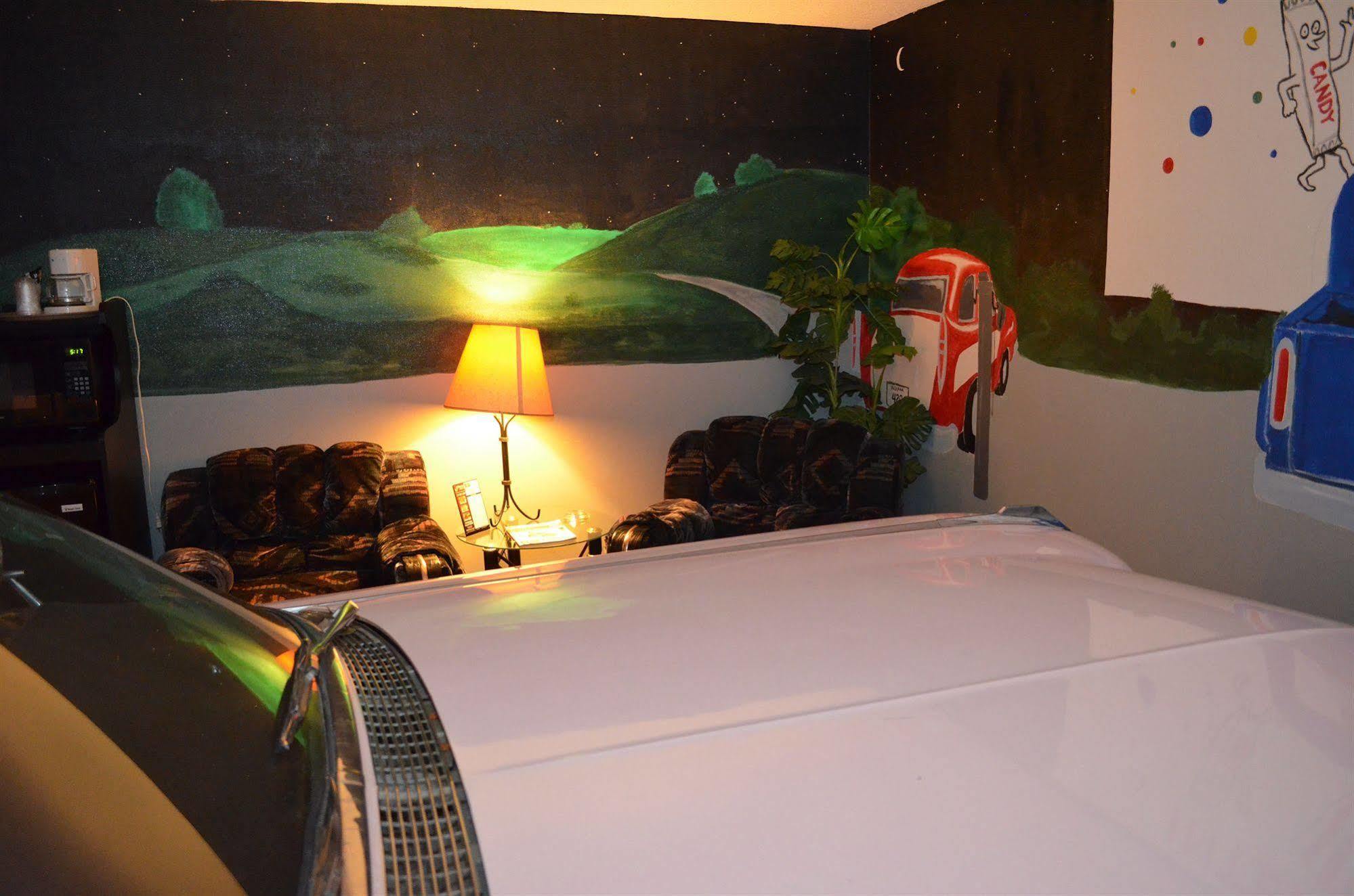 Red Carpet Inn Fanta Suites Hotel Greenwood Bagian luar foto